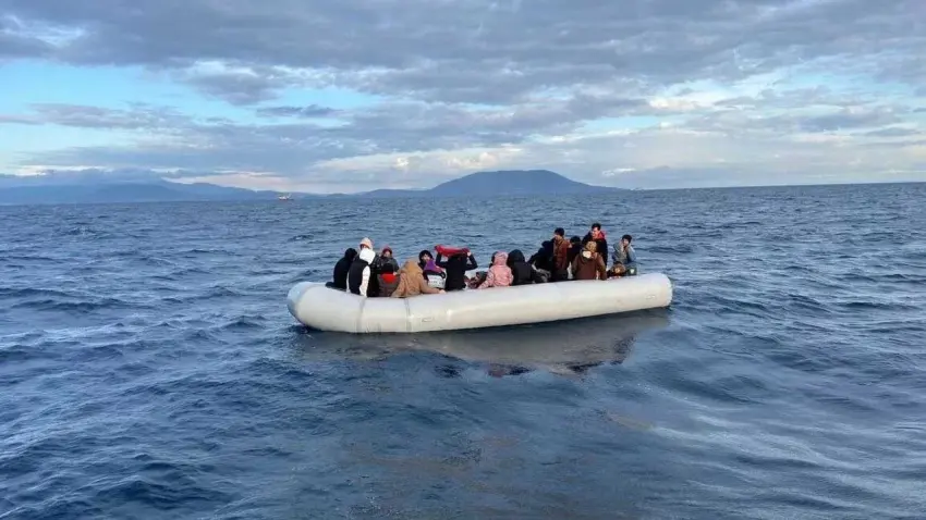 İzmir'de 56 düzensiz göçmen yakalandı! haberinin görseli