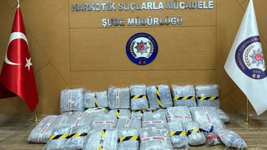İzmir'de 80 kilo uyuşturucu ele geçirildi: 1 tutuklama haberinin görseli