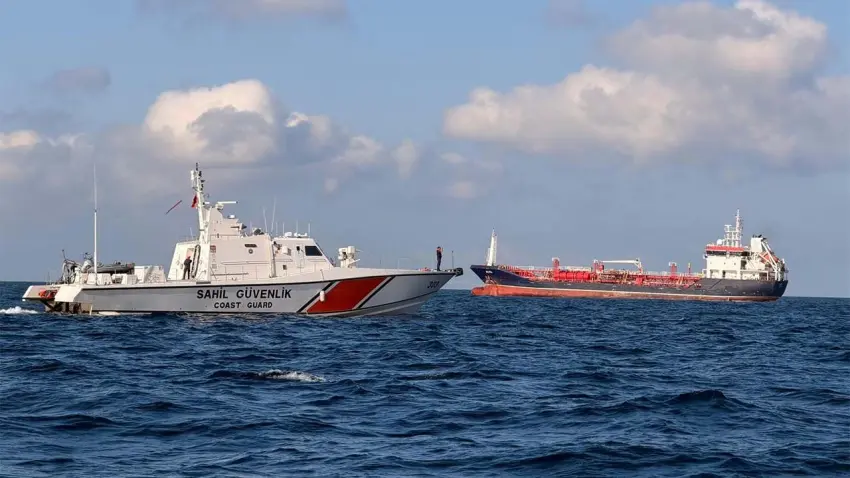 Silivri'deki gemi kazasıyla ilgili soruşturma başlatıldı: Telsiz kayıtları incelenecek! Kaptanların karşılıklı konuşmaları var haberinin görseli