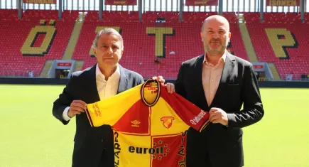 Tatilsepeti ile Göztepe arasında sponsorluk imzaları atıldı