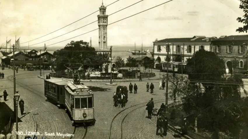 125 yıllık saat kulesi İzmir’in değişimine tanıklık ediyor haberinin görseli