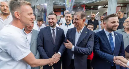 Başkan Tugay gençlerle buluştu: İzmir için gece gündüz çalışacağız