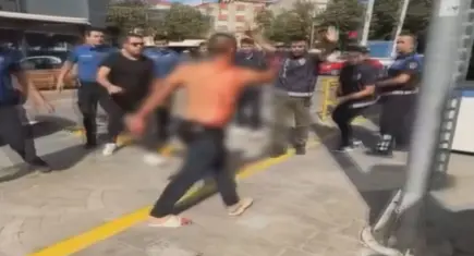 Esenler'de dehşet anları! Eşiyle tartıştı, kamyoneti polislerin üzerine sürdü