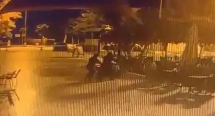 Çiğli’de Başkan Yıldız’ın aracının ardından bu kez belediye kafesi hedefte