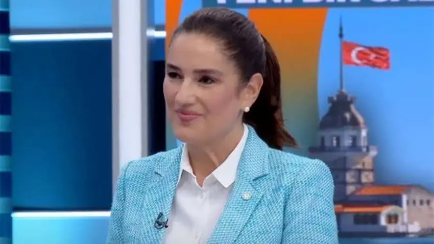 Ece Güner siyaseti bıraktığını duyurdu! İBB ve Cumhurbaşkanlığı Aday Ofisi görevlerinden istifa etti haberinin görseli