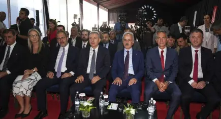 İzmir’e 100 milyon dolarlık dijital yatırım: Veri merkezi 300 milyon doları aşacak
