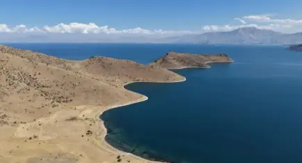 Van Gölü'nün gizli cenneti Deveboynu Yarımadası Türkiye'nin 54'üncü milli parkı oldu!