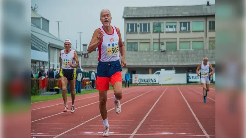 64 yıllık atletizm kariyerinde 98’inci madalya haberinin görseli