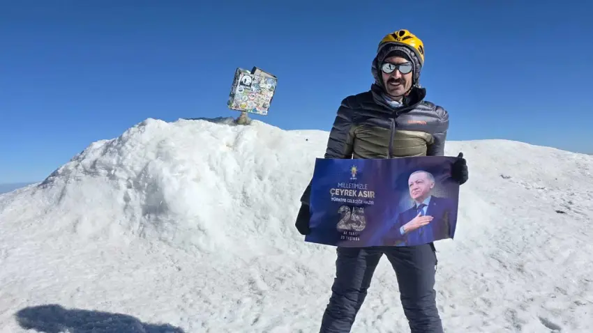 İzBB Meclis Üyesi Dilaver Kişili: “Zirveden zirveye büyük bir gurur yaşadım.” haberinin görseli