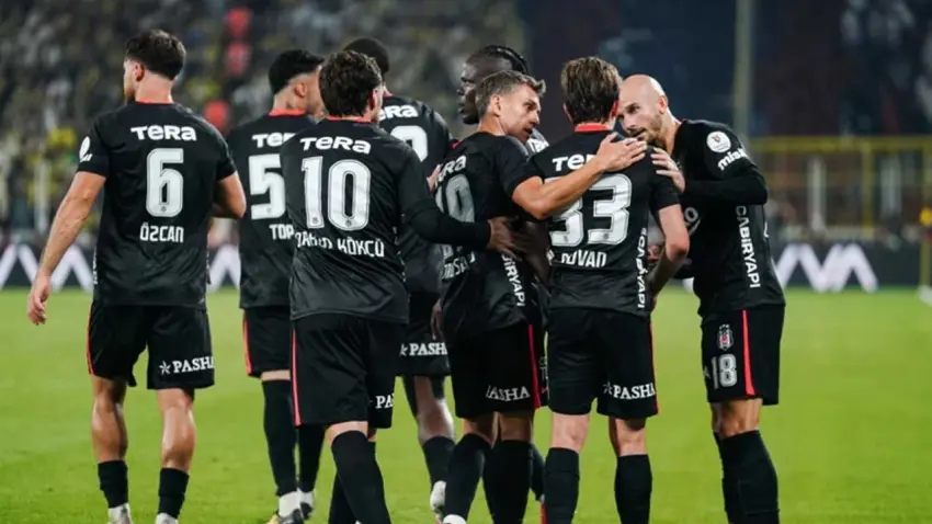 Kadıköy’de kartal rüzgarı! Beşiktaş geriye düştüğü derbide Fenerbahçe’yi 2-1 mağlup etti haberinin görseli