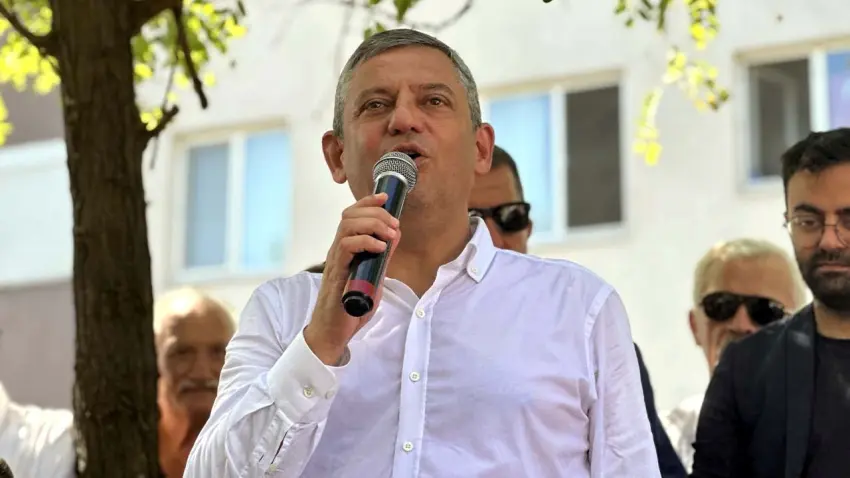 Özgür Özel'den köprü ve otoyolların özelleştirilmesine tepki: Bütün otoyolları devletleştireceğiz haberinin görseli