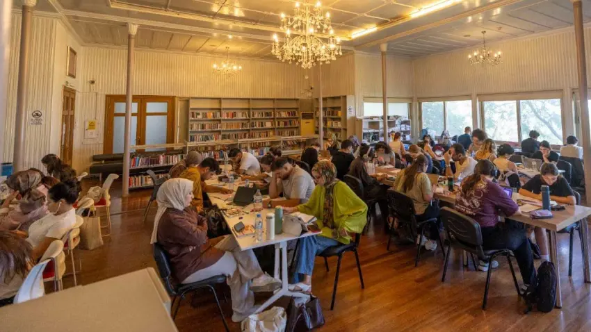 Şark Kahvesi’nden İzmirli Kahve’ye: Şato’da 70 yıllık buluşma haberinin görseli