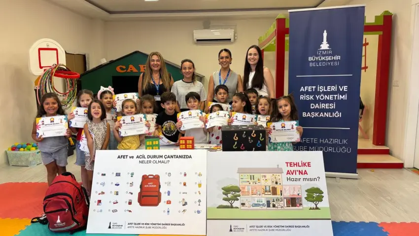 İzmir Büyükşehir Belediyesi’nden çocuklara afet farkındalığı eğitimi haberinin görseli