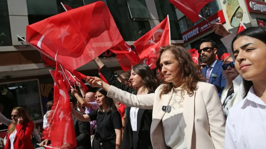 Karşıyaka’da 9 Eylül coşkusu: Binlerce kişi kortejde buluşacak haberinin görseli