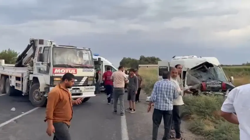 Şanlıurfa’da tarım işçilerini taşıyan minibüs kanala devrildi: 19 yaralı haberinin görseli