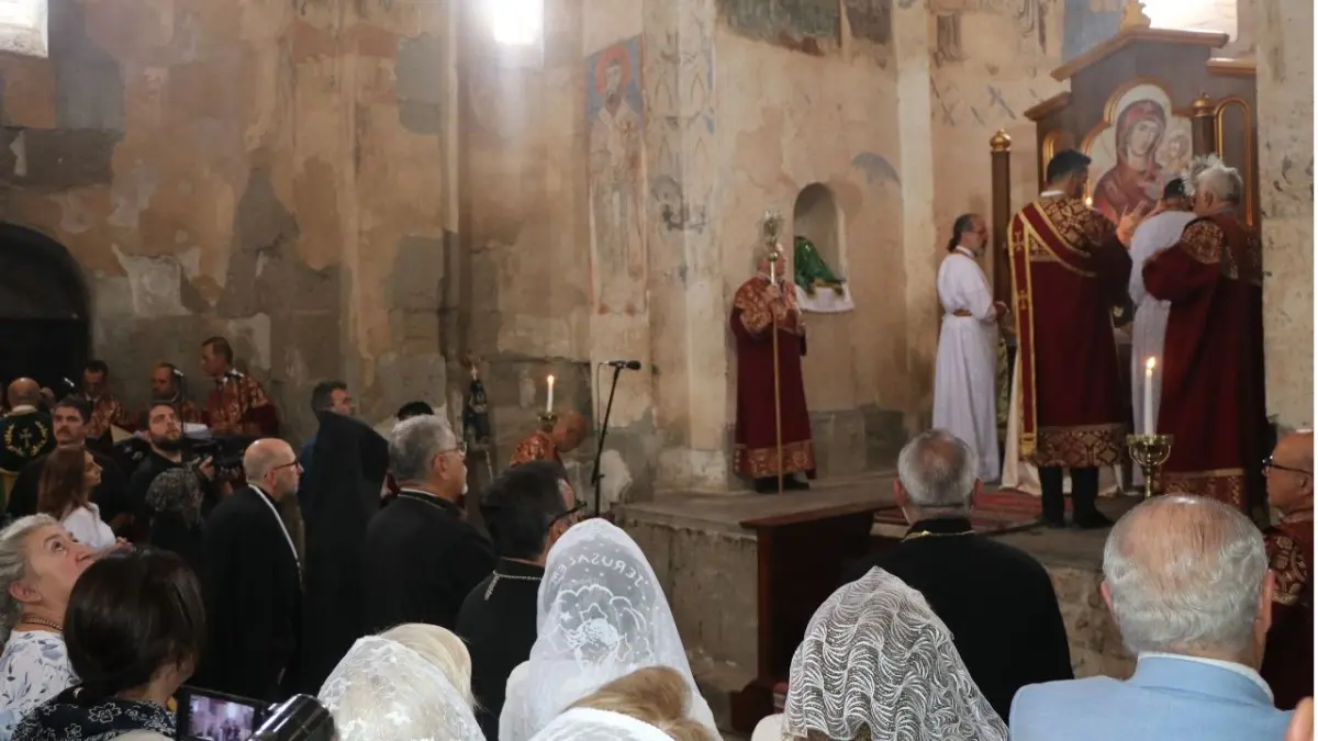Tarihi Akdamar Kilisesi'nde 14'üncü ayin başladı görseli