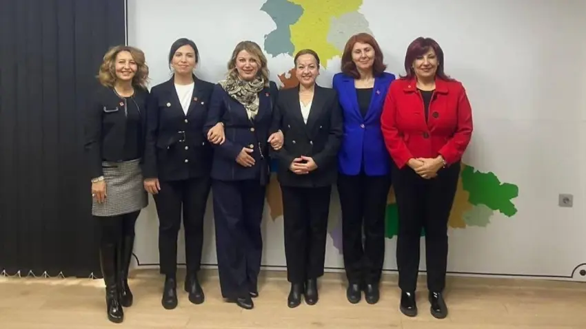 YENİ Parti Kadın Meclisi’nde İzmir ağırlığı: 5 isim görev aldı haberinin görseli