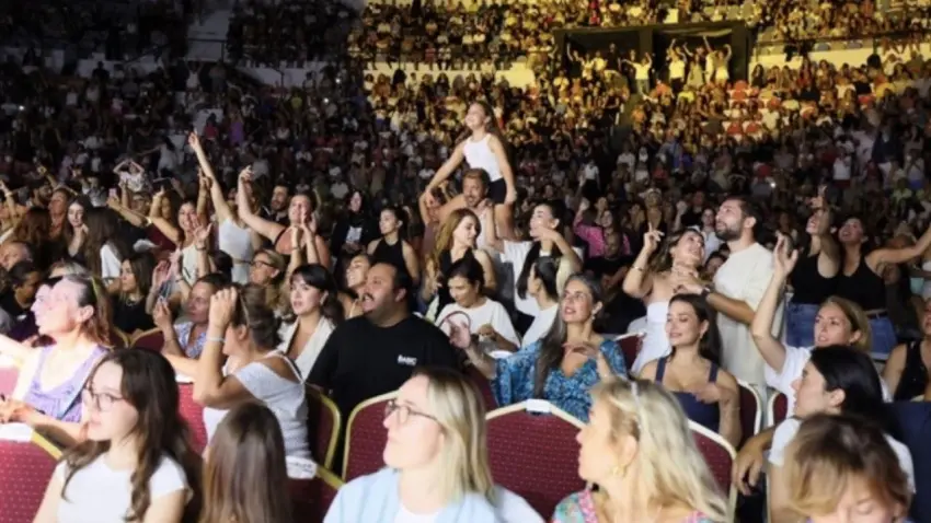 Çeşme Festivali’nde iki gün süren coşku sona erdi haberinin görseli