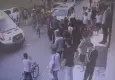 Silahlı kavgada çıkan mermi sokakta oynayan çocuğa isabet etti: Kaçan şüpheli aranıyor