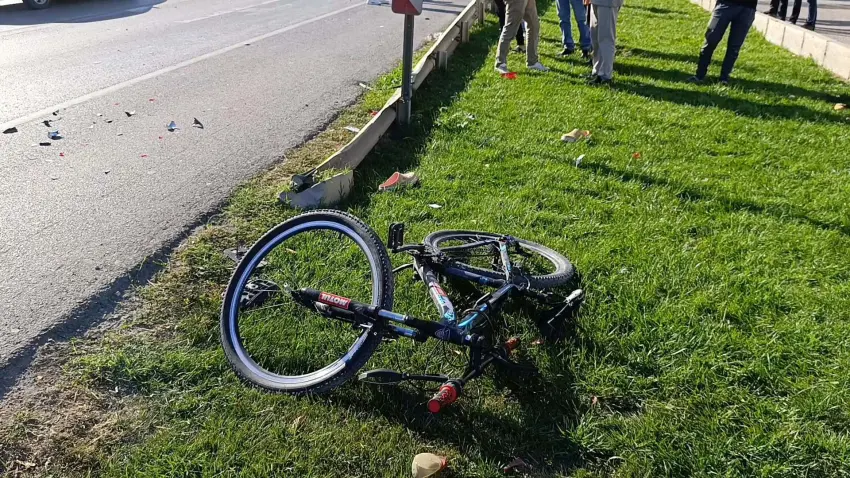 Bursa’da feci kaza: 13 yaşındaki bisikletli Ayşegül hayatını kaybetti haberinin görseli