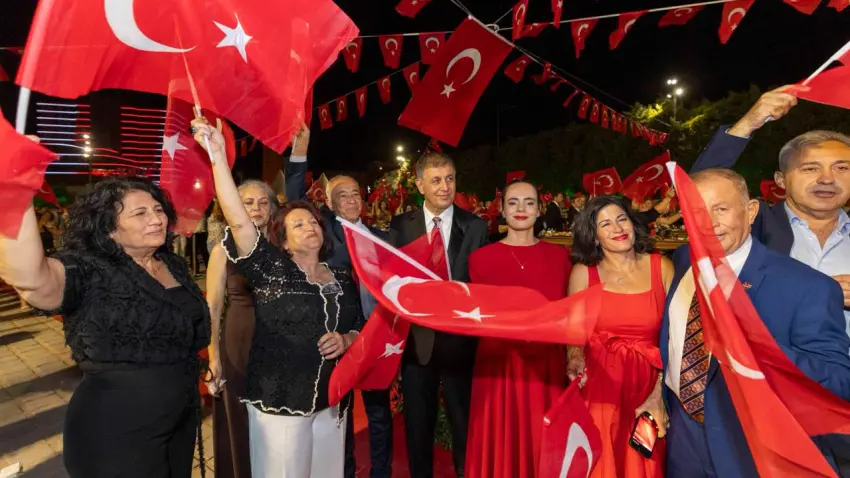 Cemil Tugay’dan 9 Eylül mesajı: Atatürk’ün adı yine bu şehrin meydanlarında yankılanacak haberinin görseli