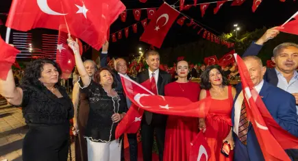 Cemil Tugay’dan 9 Eylül mesajı: Atatürk’ün adı yine bu şehrin meydanlarında yankılanacak
