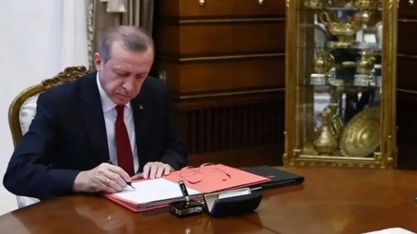 Cumhurbaşkanlığı atama kararları Resmi Gazete’de! Yeni görev değişiklikleri belli oldu haberinin görseli