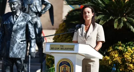 Efes Selçuk'un kurtuluşunun 104. yılında Başkan Sengel'den Çarpıcı Vurgu: Cumhuriyet bir yaşam kültürüdür!