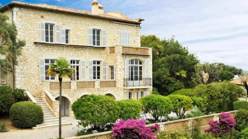 Fransa'da Renoir Müzesi'nde 9 milyon avroluk sanat hırsızlığı! 4 eser çalındı haberinin görseli