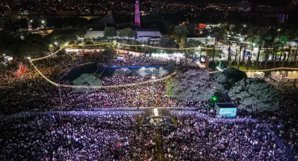 İEF’de Yıldız Tilbe rüzgarı esti