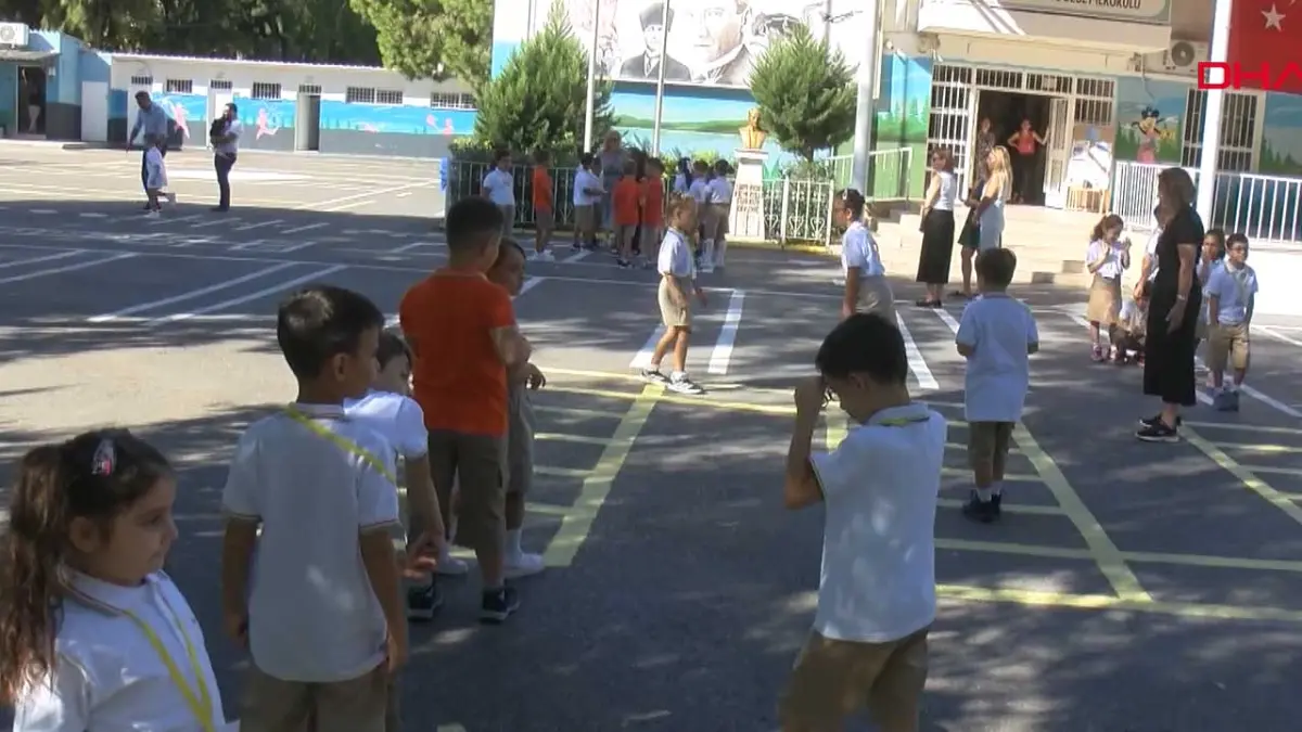İzmir’de okula uyum haftası başladı görseli