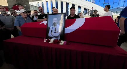 Serhat Kılıç son yolculuğuna uğurlandı: Ünlü oyuncu Ankara’da toprağa verildi