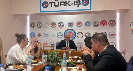 TÜRK-İŞ’ten İzmir’de karayollarının özelleştirilmesine tepki: Otoyollar halkındır!