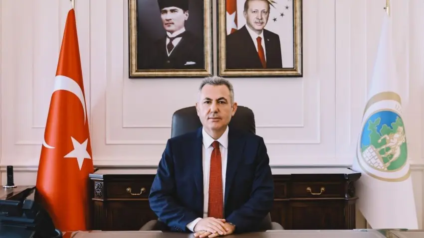 Vali Elban'dan 9 Eylül mesajı: İzmir'in şahsında bütün Türkiye'nin ortak hafızasıdır! haberinin görseli
