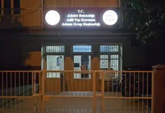 Adana’da otoyol kenarında çürümüş erkek cesedi bulundu