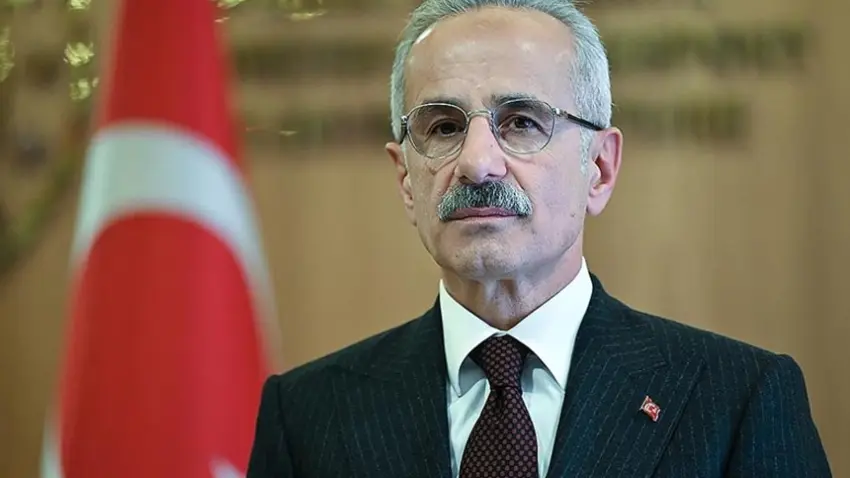 Bakanı Uraloğlu açıkladı: 8 ayda 167 milyon yolcu hava yolunu seçti haberinin görseli