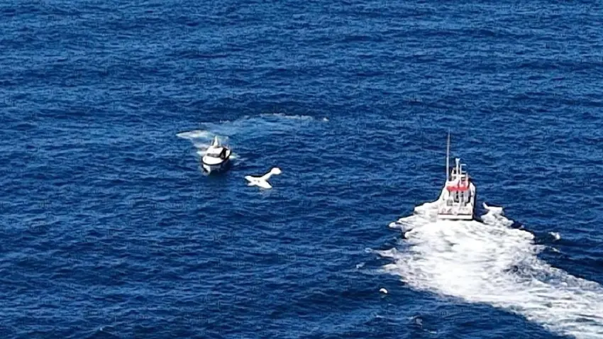 Gürcistan'dan kalkan uçak denize düştü: 2 kişi kurtarıldı haberinin görseli