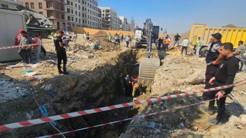 Hatay’da göçük meydana geldi: 2 işçi toprak altında kaldı haberinin görseli