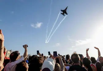 İzmir’de 9 Eylül coşkusu: SOLOTÜRK gökyüzünde, süvariler sokaklarda!