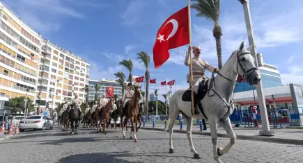 İzmirli milletvekillerinden 9 Eylül mesajı