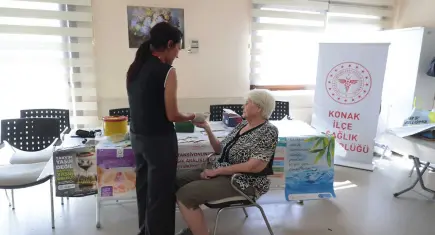 Konak’ta ileri yaştaki vatandaşlara ücretsiz sağlık taraması
