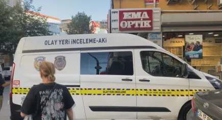 Küçükçekmece’de iş yerine silahlı saldırı: Kaçan şüpheli yakalandı