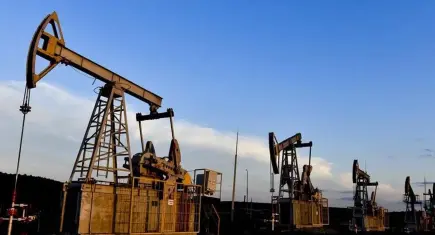 Petrol fiyatları 100 doları aştı: Orta Doğu'daki gerilim arz endişelerini tetikledi