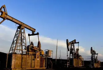 Petrol fiyatları 100 doları aştı: Orta Doğu'daki gerilim arz endişelerini tetikledi