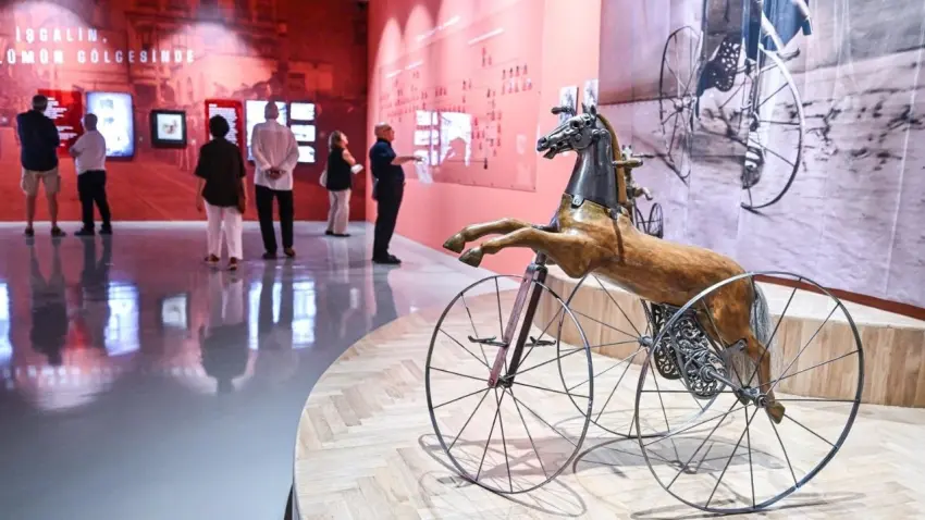95. İzmir Enternasyonal Fuarı'nda kültür sanat rüzgarı: Nâzım Hikmet sergisi ziyaretçi akınına uğruyor!
