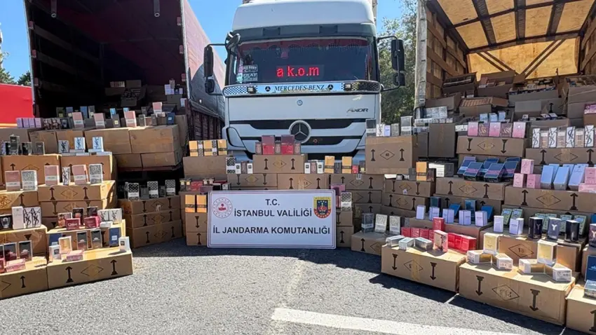Bağcılar'da sahte parfüm operasyonu:200 bin şişe ele geçirildi haberinin görseli
