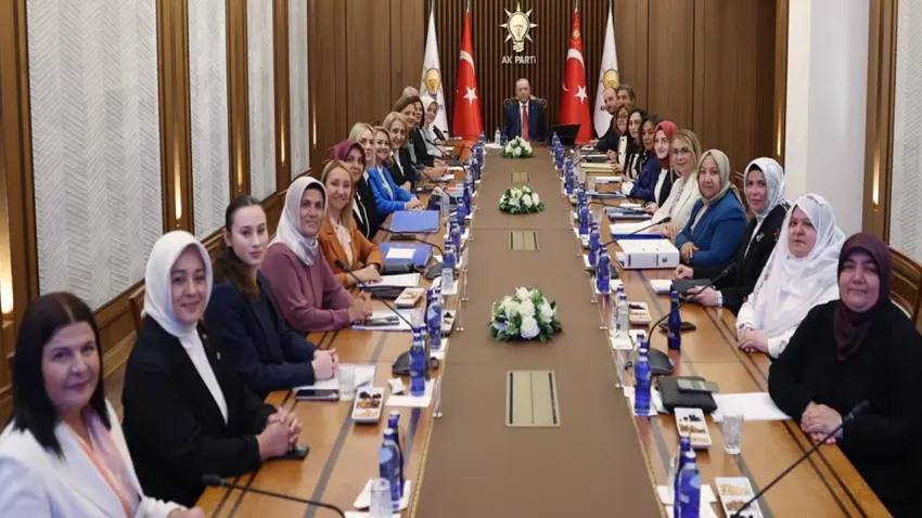 Cumhurbaşkanı Erdoğan, kadın belediye başkanlarını kabul etti haberinin görseli