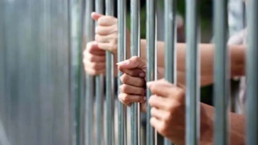 İzmir’de hırsızlık operasyonu: 2 şüpheli tutuklandı haberinin görseli