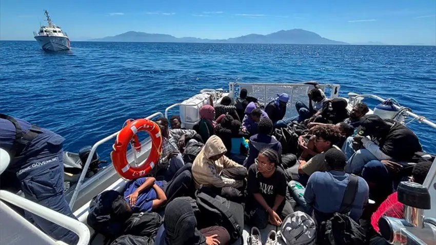 İzmir haber: Urla açıklarında 37 düzensiz göçmen kurtarıldı haberinin görseli