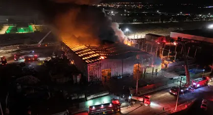 Bolu’da geri dönüşüm tesisinde yangın: Ekiplerin müdahalesi sürüyor